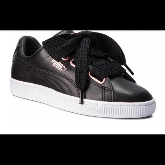 Puma Shoes - PUMA
Basket Heart Leather